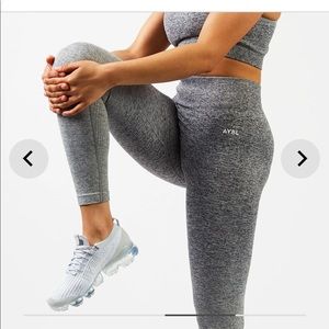 PULSE OMBRÈ SEAMLESS LEGGINGS Sz S